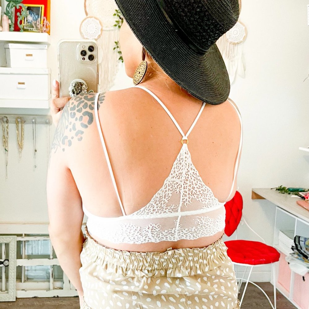 GRAY Lace Racerback Bralette - Picture 4 of 4